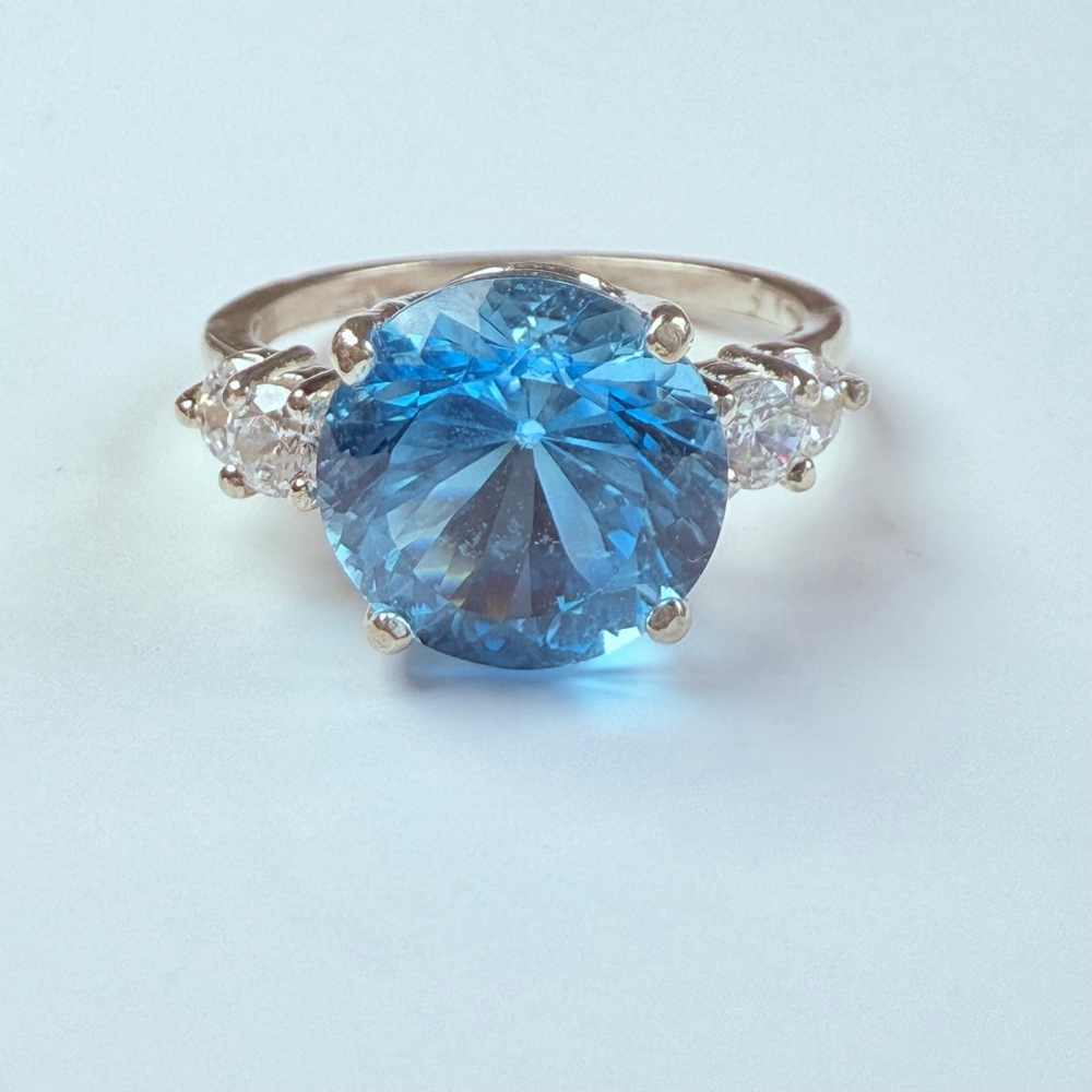 5.6 Ct Swiss Blue Topaz & .38 Tcw Cubic Zirconia Cz Sterling Silver 925 Ring